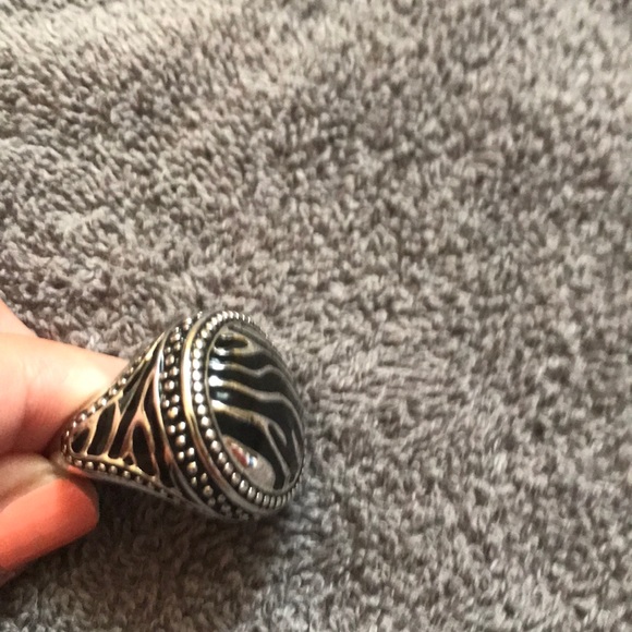 Ring - Picture 3 of 4